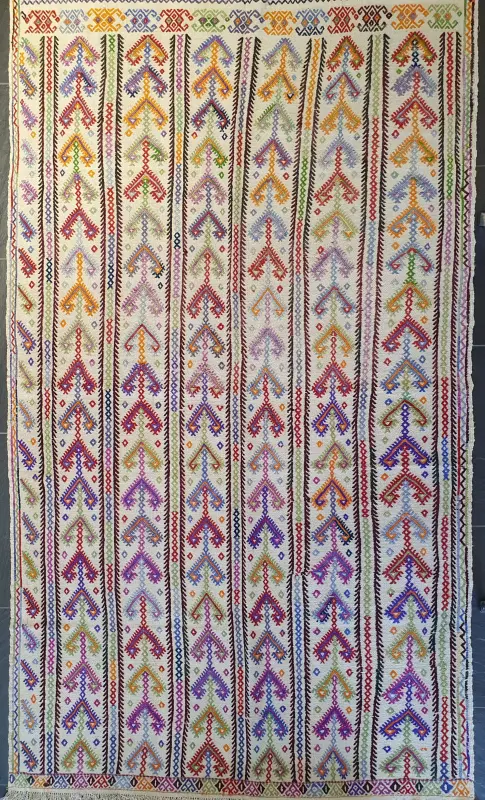 273 x 158 cm, Konya, 880 Euro