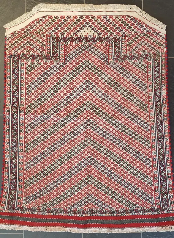 110 x 85 cm, Tekke, 390 Euro
