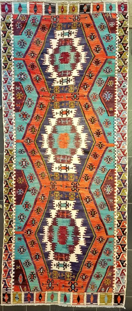 Aksaray 382 x 160 cm, 1360 Euro